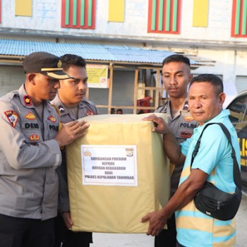 Peduli korban bencana kebakaran, Polres Kepulauan Tanimbar berikan bantuan kemanusiaan