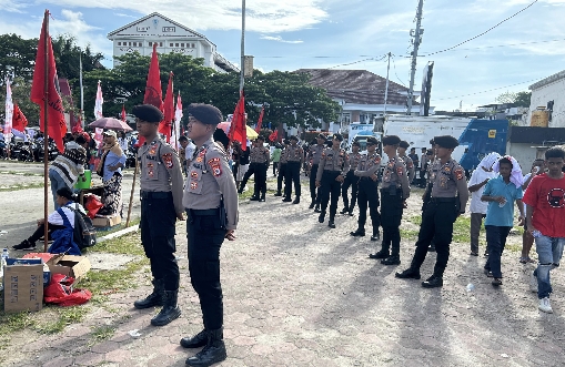 Ratusan Personel Satgas OMP Salawaku Dikerahkan Amankan Kampanye Akbar Paslon Gubernur Nomor Urut 1