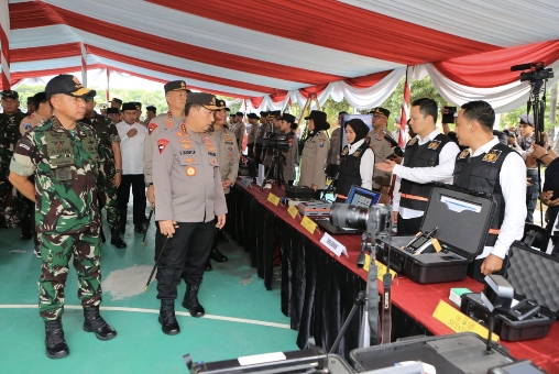 Kapolri dan Panglima Cek Kesiapan Pengamanan Pilkada Serentak di Jatim