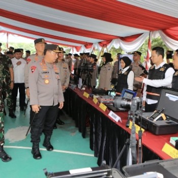 Kapolri dan Panglima Cek Kesiapan Pengamanan Pilkada Serentak di Jatim