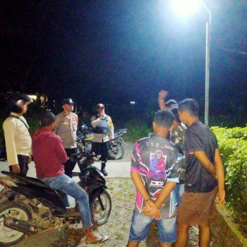 Patroli Malam Rutin Dalam Rangka Cipta Kondisi Di Wilayah Hukum Polsek Waisarisa.