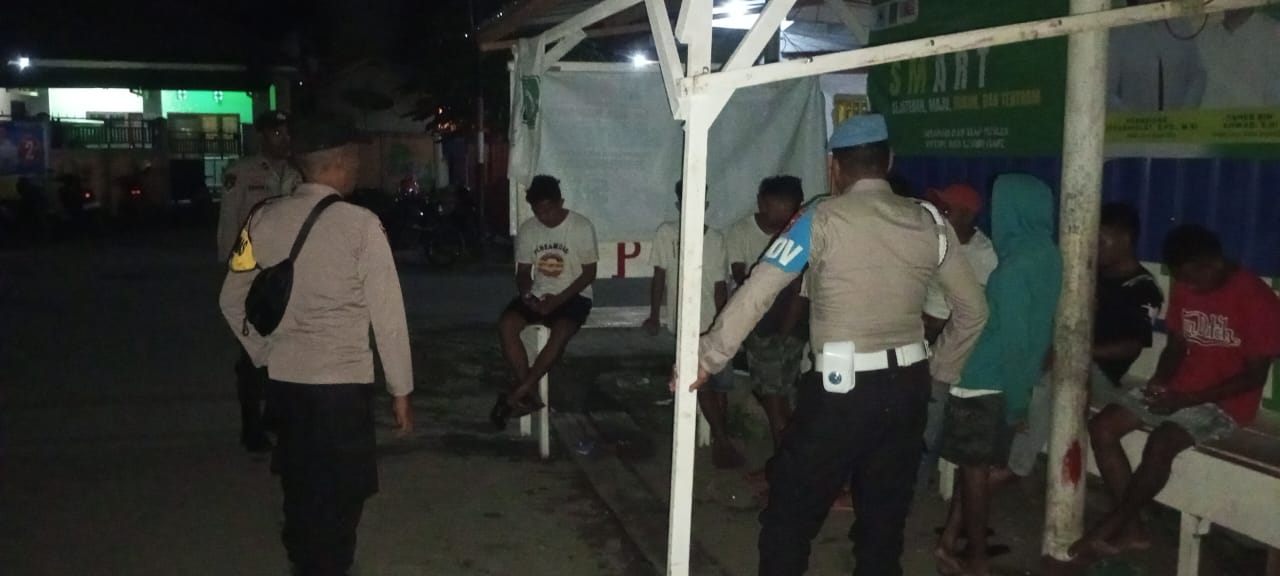 Gencarkan KRYD Malam, Antisipasi Tindak Kejahatan Dan Gangguan Kamtibmas Di Wilayah Hukum Polsek Piru.