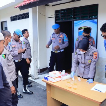 Personel Polresta Ambon Jalani Pemeriksaan Urine oleh Sie Dokkes, Diawasi Ketat Sie Propam