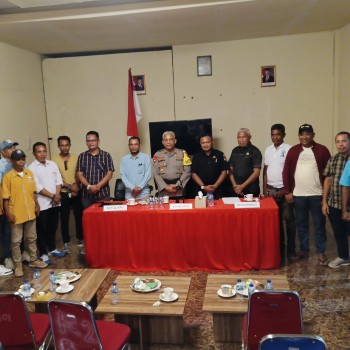 Kapolres Buru Selatan Laksanakan Rapat Koordinasi bersama Ketua KPU, Ketua Bawaslu, Pimpinan Partai serta LO masing-masing Paslon Bertekad Pilkada 2024 Aman dan Damai