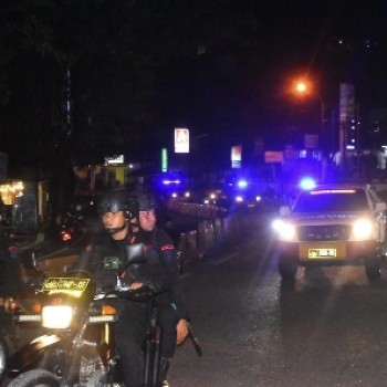 Amankan Pilkada Maluku, Satgas OMP Salawaku Gelar Blue Light Patrol