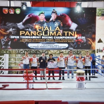 Apresiasi Tinju Amatir Open Turnamen Piala Panglima TNI 2024, Kapolda Maluku: Semoga Dapat Melahirkan Atlet Berbakat Harumkan Nama Indonesia