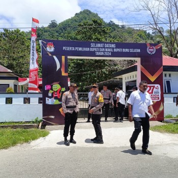 Kapolres Buru Selatan AKBP M. Agung Gumilar, S.I.K., yang Langsung Memimpin pengamanan  Rapat Pleno Terbuka Rakapitulasi Penghitungan  Suara Tingkat KPU Kabupaten Buru Selatan