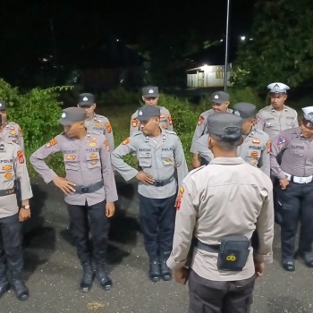 Personil Polres Buru Selatan Tingkatkan Pengamanan Gudang Logistik KPU Pasca Rapat Pleno Tingkat Kabupaten Selesai Dilaksanakan