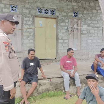 Bhabinkamtibmas Polsek Waesama Ajak Masyarakat Jaga Kamtibmas, Mari sama-sama Menunggu Hasil Dari KPU