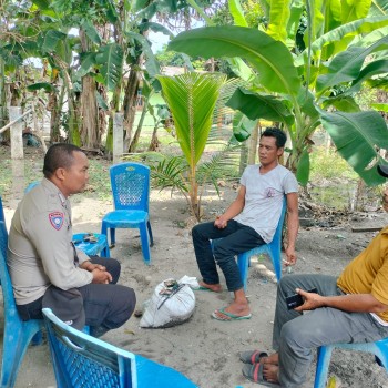 Menjaga Situasi Kondusif, Bhabinkamtibmas Terus Lakukan Sambang.