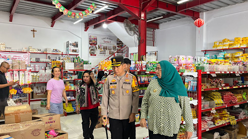 Jelang Nataru, Kapolres Kepulauan Tanimbar bersama Pemkab, cek ketersediaan dan stabilitas harga barang