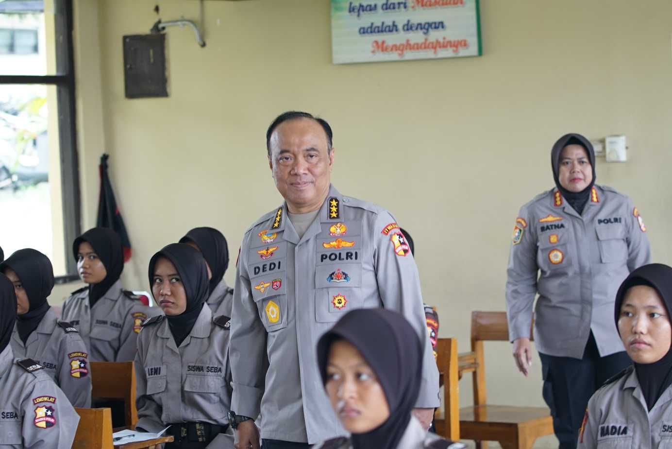 Kunjungi Diktuba di Sepolwan, Irwasum Polri Ingatkan Calon Polwan Terus Kembangkan Potensi Diri