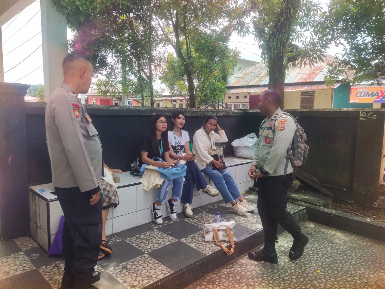 Polsek Salahutu Laksanakan Patroli Dialogis untuk Cipta Kondisi Aman