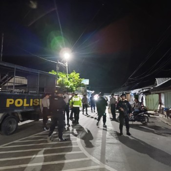 Jaga Kamtibmas Pasca Pemilukada, Polres Buru Laksanakan Patroli Cipta Kondisi Malam Hari