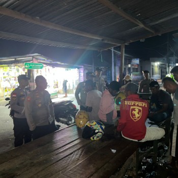 Patroli cipta kondisi jelang Natal Personel Polres Kepulauan Aru Sampaikan Himbauan Kamtibmas Pada Masyarakat