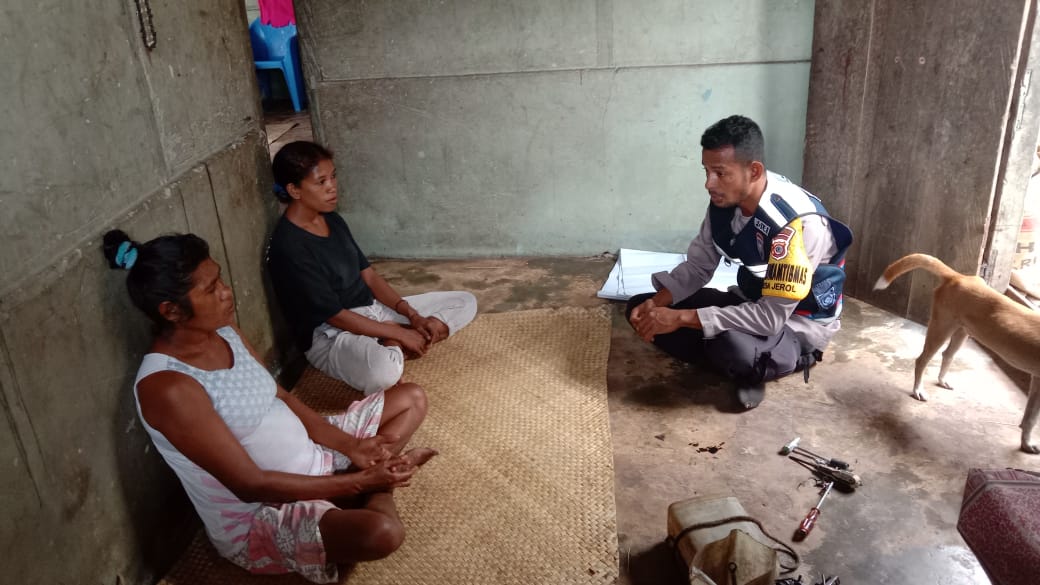 Laksnakan DDS Bhabinkamtibmas Desa Jerol Aipda Yohanis Aryesam Beri Himbauan Kamtibmas