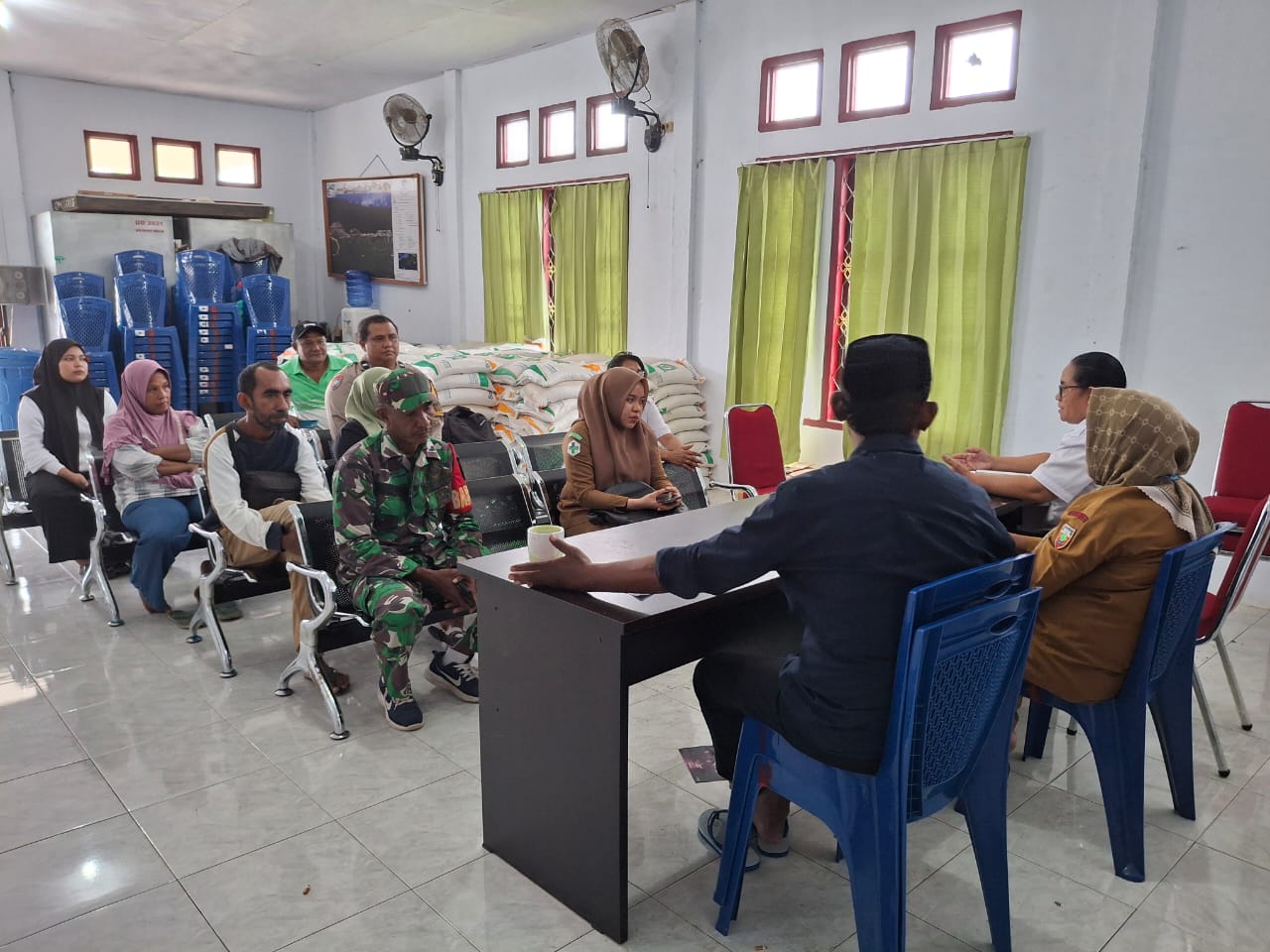 BHABINKAMTIBMAS NEGERI HILA DAN BABINSA HADIRI MINI LOKAKARYA PENANGANAN STUNTING