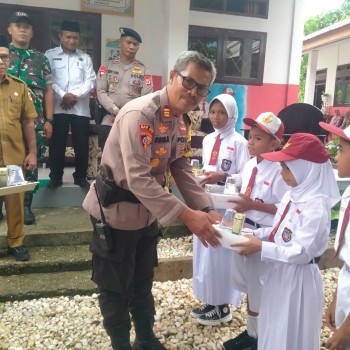 Polres Buru Selatan Dukung Penuh Program Makan Bergizi Sehat Gratis Bagi Siswa