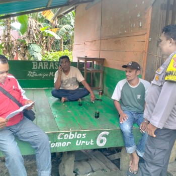 Bhabinkamtibmas Negeri Lima Sampaikan Himbauan Kamtibmas dalam Kegiatan Sambang Warga