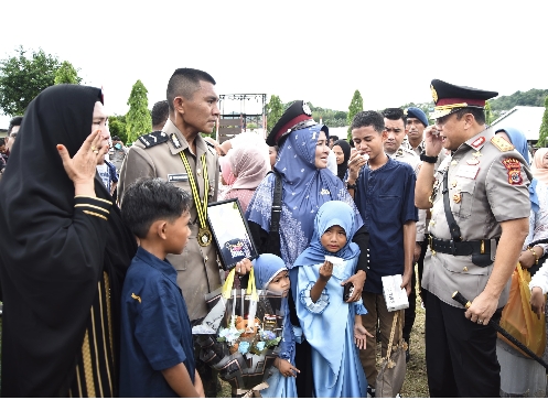 Sapa Bintara Polri Yang Baru Dilantik Kapolda Maluku Teteskan Air Mata
