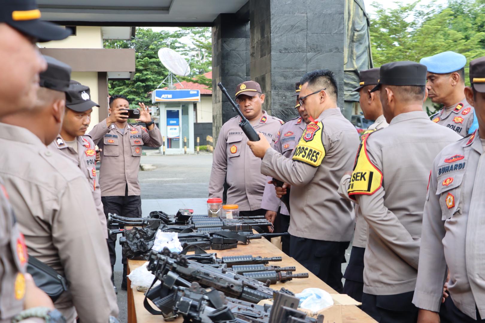 Pimpin Pemeriksaan Senpi, Kapolres Seram Bagian Barat Pastikan Penggunaan Sesuai Ketentuan