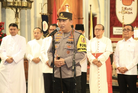 Kapolri Cek Kesiapan Gereja Katedral Jakarta Jelang Misa Malam Natal