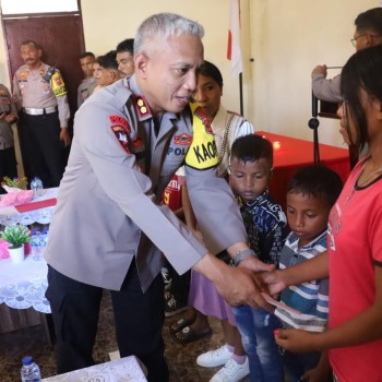 Polres Buru Selatan Gelar Bakti Sosial Dalam Perayaan Natal 2024