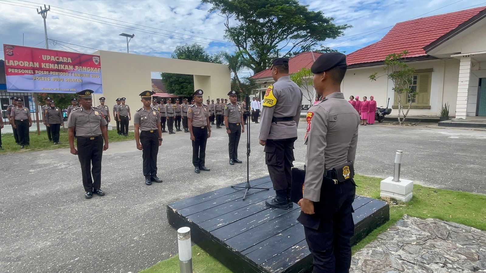 Polres Buru Selatan Gelar Upacara Korps Rapot Kenaikan Pangkat Priode 1 Januari 2025