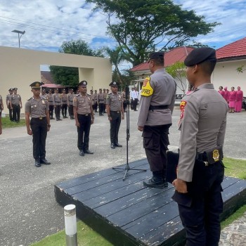 Polres Buru Selatan Gelar Upacara Korps Rapot Kenaikan Pangkat Priode 1 Januari 2025