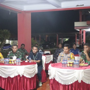 Kapolres Kepulauan Tanimbar bersama Forkopimda ikuti Zoom Meeting malam puncak pergantian Tahun