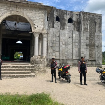 Samapta Polres Buru Selatan Gelar Pengamanan Ibadah Sholat Jumat