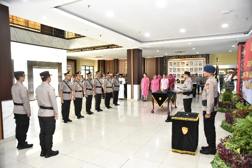 Pimpin Sertijab Sejumlah PJU, Ini Pesan Kapolda Maluku