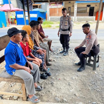 Sat Binmas Polres Buru Selatan Rutin laksanakan sambang Sinergitas Dengan Warga