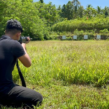 Kapolres Buru Selatan Pimpin Latihian Menembak Personil Polres Buru Selatan