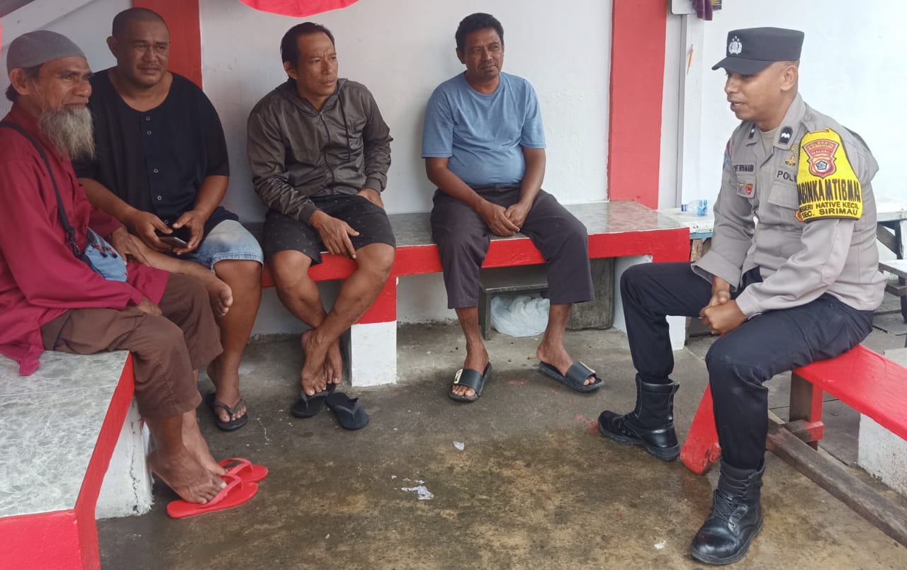 Kegiatan Bhabinkamtibmas Negeri Hative Kecil Dalam Menjaga Kamtibmas