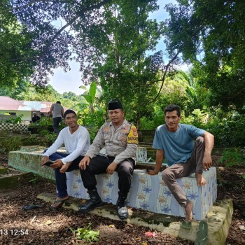Bhabinkamtibmas Negeri Siri Sori Islam Lakukan Kunjungan dan Berikan Himbauan Kamtibmas kepada Warga