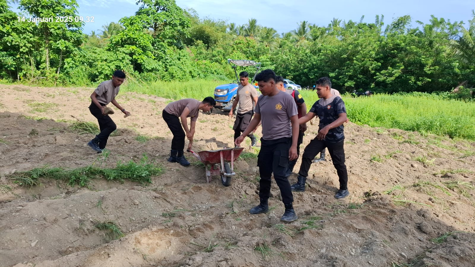 Polres Buru Selatan Dukung Program Penanaman Jagung Satu Juta Hektar