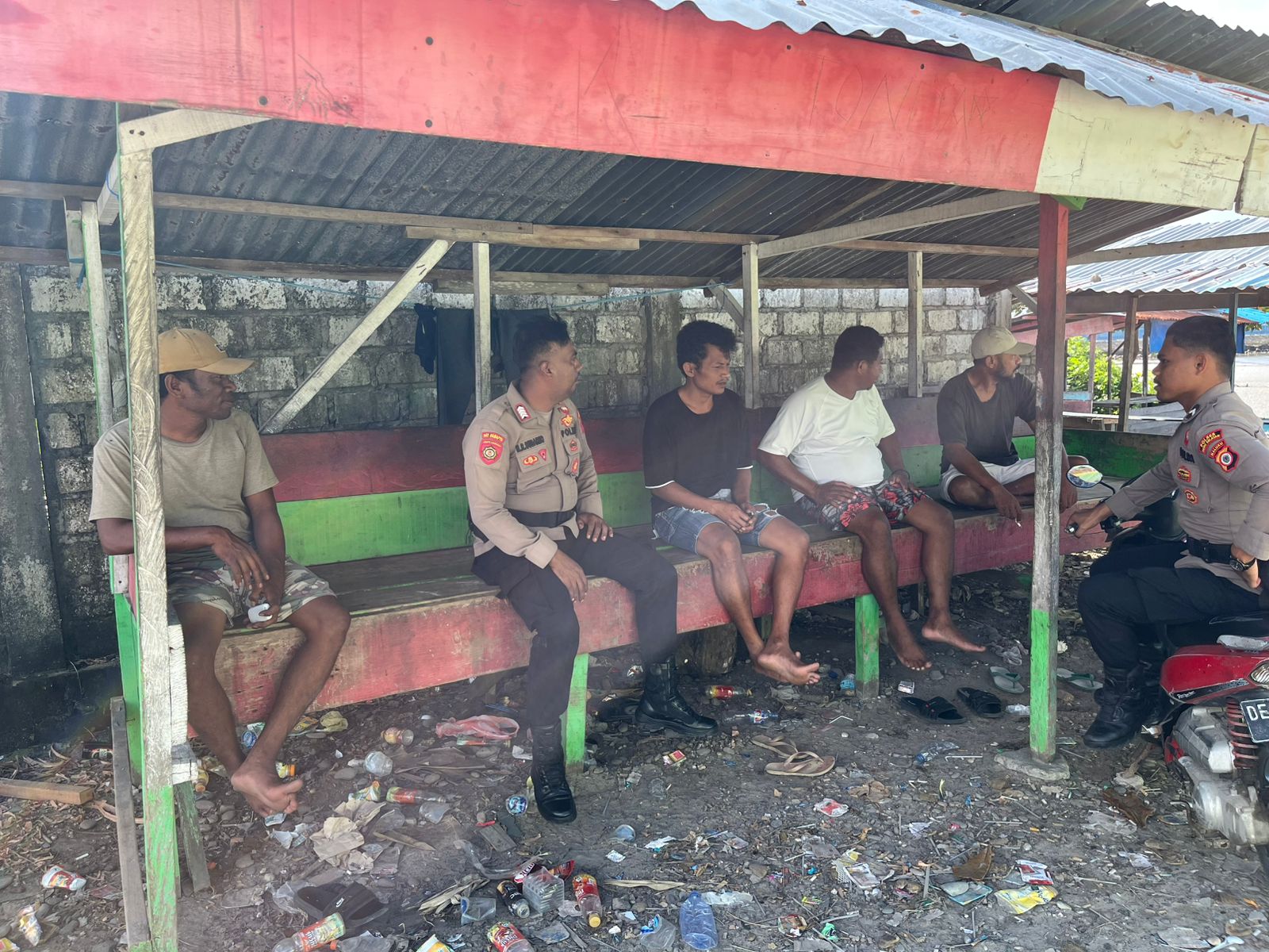 Wujudkan Keamanan Dalam Lingkungan Masyarakat, Sat Binmas Polres Buru Selatan Terus Laksanakan Sambang Warga.