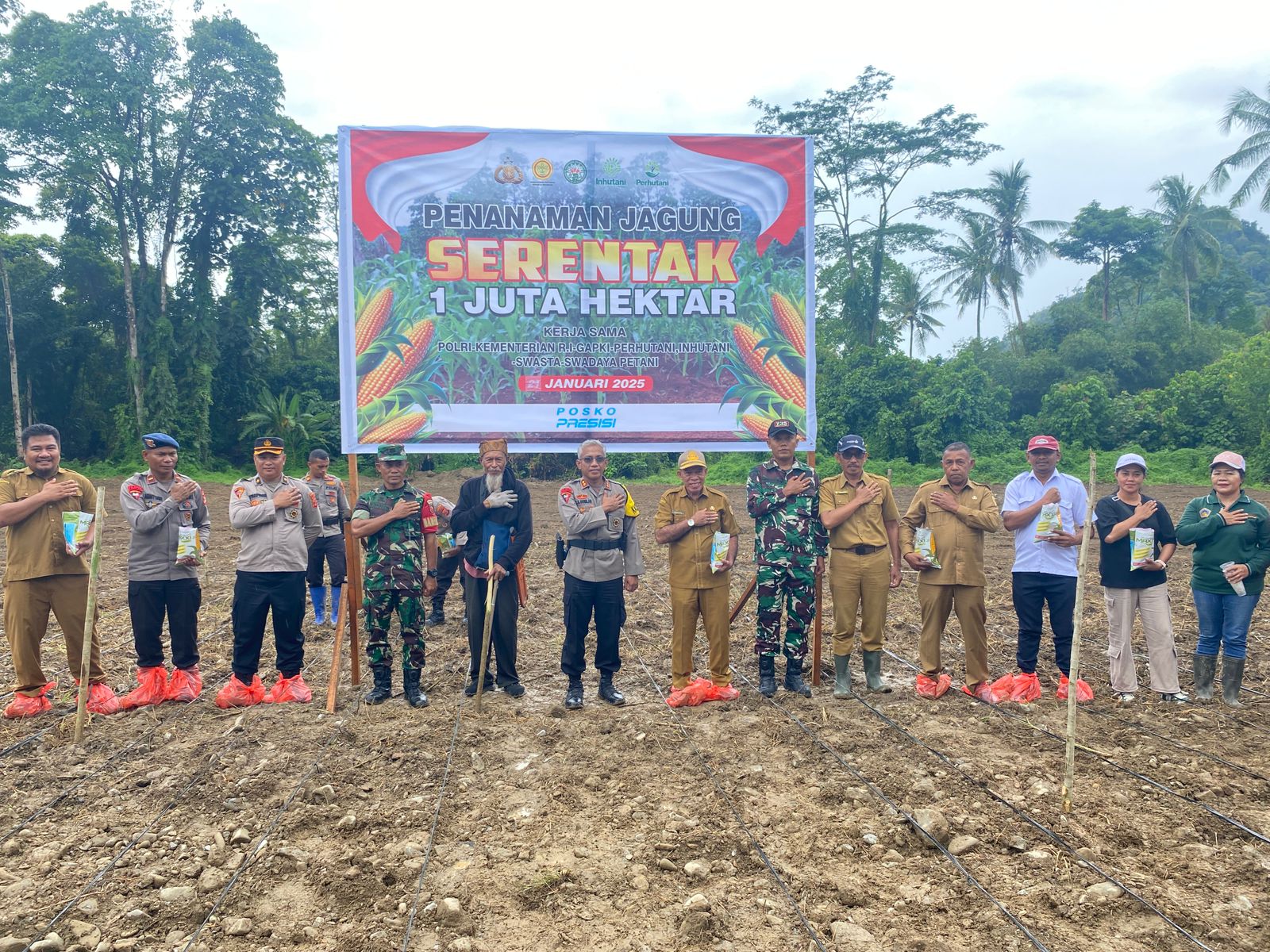 Dukung Program Asta Cita Presiden dan Wakil Presiden RI, Polres Buru Selatan Melaksanakan Penanaman Jagung Serentak