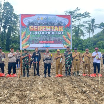 Dukung Program Asta Cita Presiden dan Wakil Presiden RI, Polres Buru Selatan Melaksanakan Penanaman Jagung Serentak