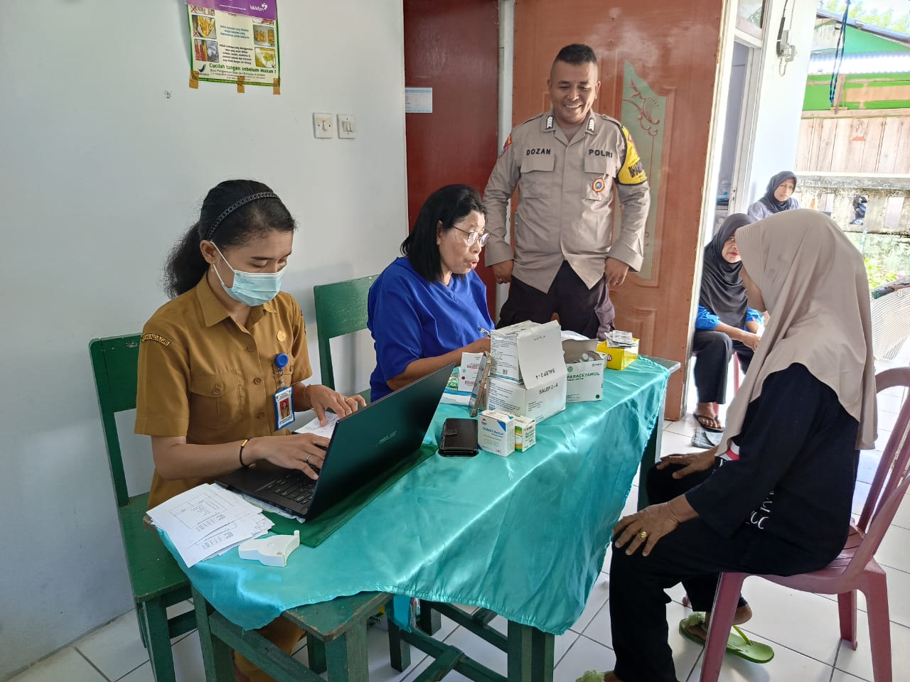 Bhabinkamtibmas Negeri Siri Sori Islam Monitoring Kegiatan Posyandu Lansia