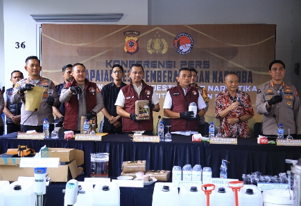 Polri Ungkap Laboratorium Clandestine Narkoba Terbesar di Jawa Barat, 5 Juta Jiwa Diselamatkan