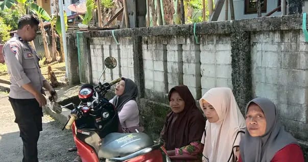 Antisipasi Bencana Alam, Bhabinkamtibmas Polsek Leihitu Ajak Warga Tingkatkan Kewaspadaan