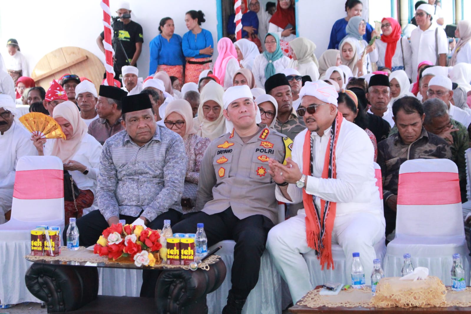 Aparat Gabungan Lakukan pengamanan Pengukuhan dan Pelantikan Upu Latu Nusa Barakate di Negeri Pelauw