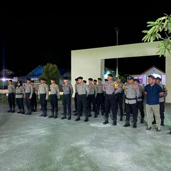 Kanit SPKT Polres Buru Selatan bersama Piket Provos Laksanakan Pengecekan Terhadap Personel yang Melaksanakan Piket