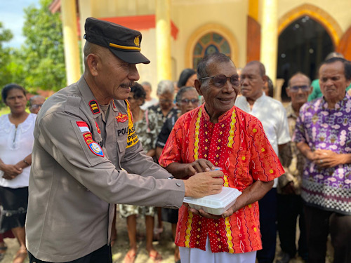 Polres Kepulauan Tanimbar berbagi Kasih lewat Minggu Kasih