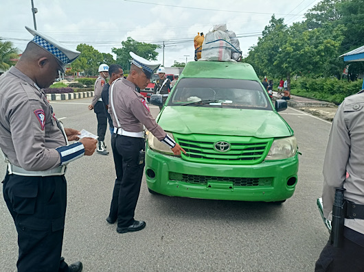 Sejumlah Pengendara terjaring saat hari pertama Ops Keselamatan Salawaku Polres Kepulauan Tanimbar