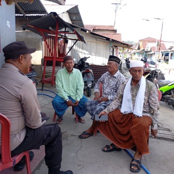 Bhabinkamtibmas Negeri Hitulama Laksanakan Sambang dan Himbauan Kamtibmas