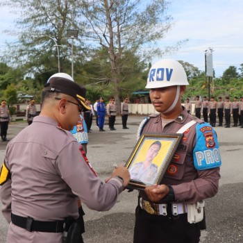 KAPOLRES KEPULAUAN ARU PIMPIN UPACARA PTDH PERSONEL POLRES KEPULAUAN  ARU.