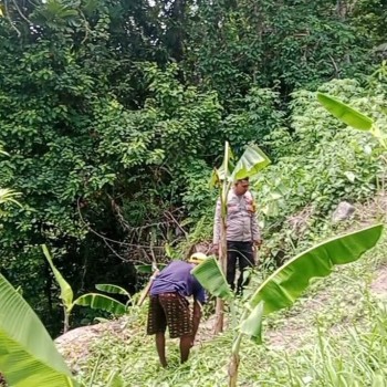 Bhabinkamtibmas Polresta P. Ambon & P. P. Lease Sambangi Kampung Tangguh Nusantara "Sagu" di Dusun Mahia